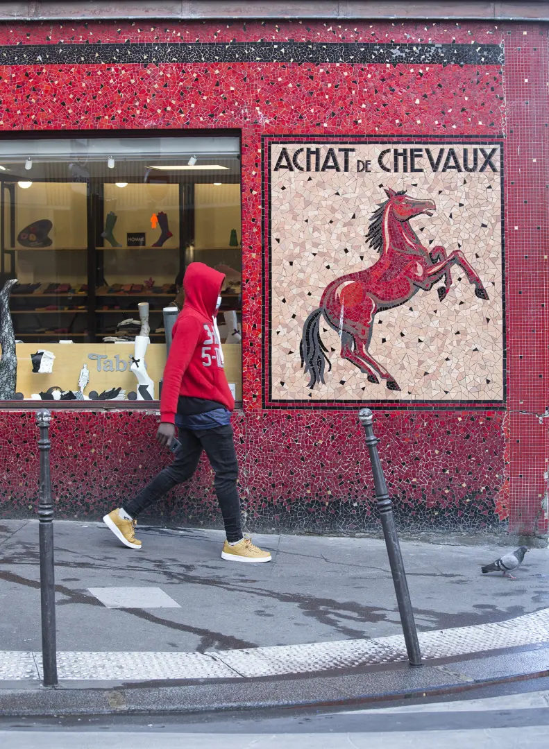 Le cheval rouge